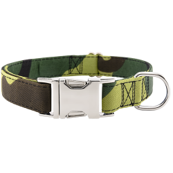 Collare per cane camouflage con fibbia metallica regolabile, lunghezza 40 - 63 cm, con D-ring per attacco.