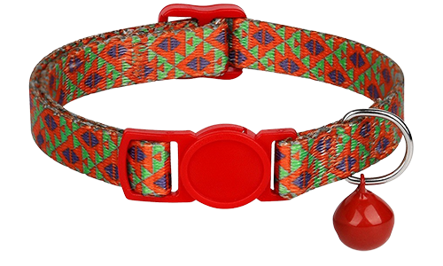 Collare per gatto rosso con motivo geometrico vivace, regolabile e leggero, con fibbia rossa e campanella abbinata.