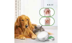 Balsamo Biologico per Zampe di Cani e Gatti Lattina verde e bianca con pomata per zampe biologica e naturale per cani e gatti, 60g, delicata ed efficace.